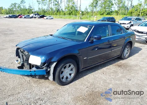 2005 Chrysler 300 Touring z USA, uszkodzony, nr VIN 2C3JA53G75H592639